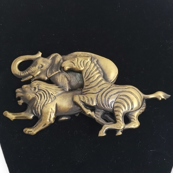 Vintage 80s/90s Lady Remingto Brass/Gold-Tone Metal Safari Brooch - Picture 4 of 6